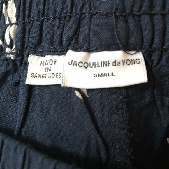 Cute Navy Shorts - Picture 2 of 3